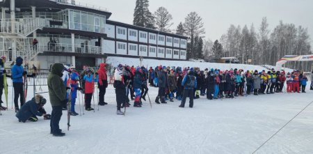 В Ангарске стартовали областные соревнования по лыжным гонкам.
